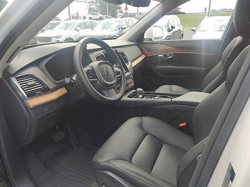 2024 Volvo XC90 Plus