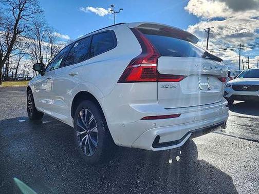 2025 Volvo XC60 Plus