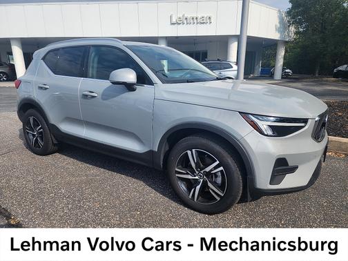2025 Volvo XC40 B5 Core Bright Theme