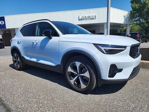 Cloud Blue 2026 Volvo XC40 Plus