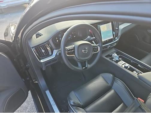 2024 Volvo S60 B5 Plus Black Edition
