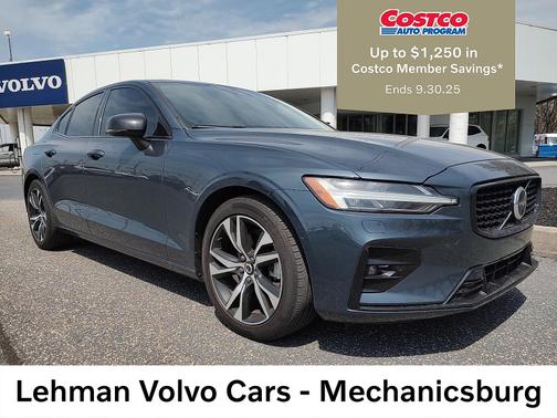 2024 Volvo S60 Plus Dark Theme