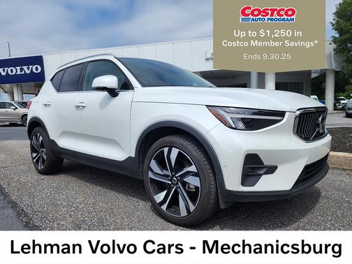 2025 Volvo XC40 B5 Plus Bright Theme