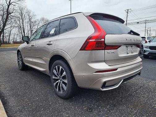 2025 Volvo XC60 Plus