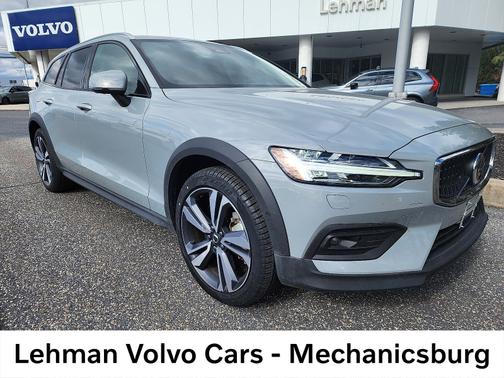 2025 Volvo V60 Cross Country B5 Plus