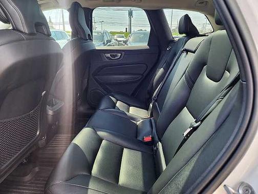 Crystal White 2023 Volvo XC60 Core