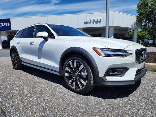 Crystal White 2025 Volvo V60 Cross Country Ultra