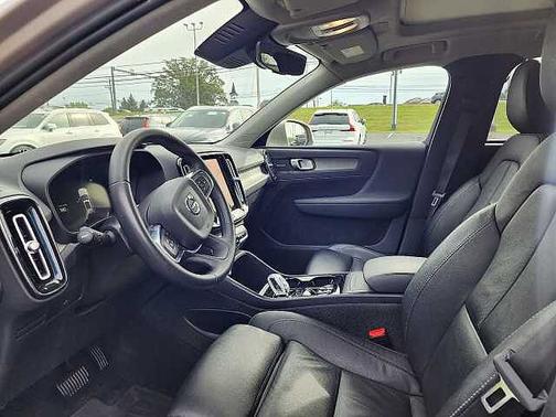 2023 Volvo XC40 Plus