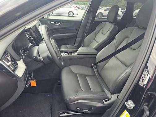 2025 Volvo XC60 Plus