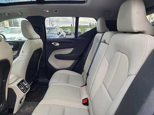 Sage Green 2024 Volvo XC40 Plus