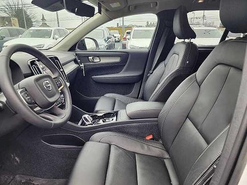 2023 Volvo XC40 Plus