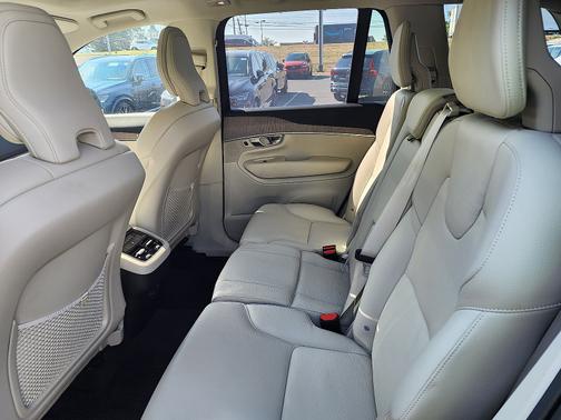 2024 Volvo XC90 B6 Plus Bright Theme 7-Seater