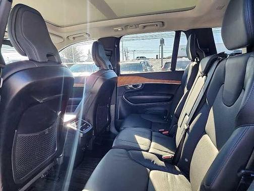 2023 Volvo XC90 Plus