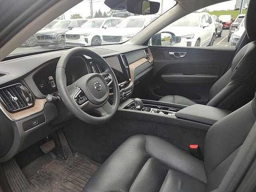 2023 Volvo XC60 Plus