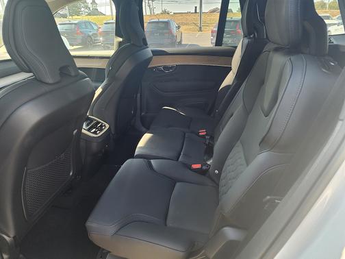 2025 Volvo XC90 B6 Plus 7-Seater