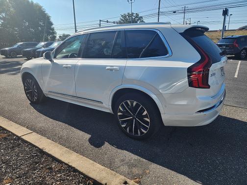 2025 Volvo XC90 B6 Plus 7-Seater