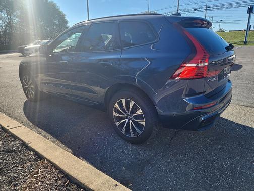 2025 Volvo XC60 B5 Plus