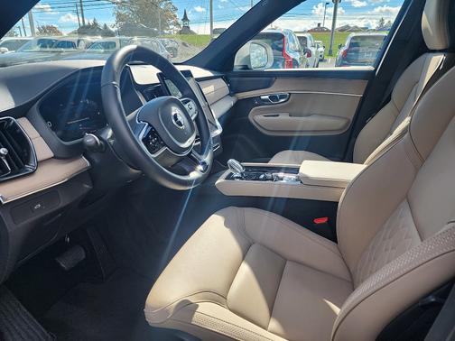 2025 Volvo XC90 B6 Plus 7-Seater