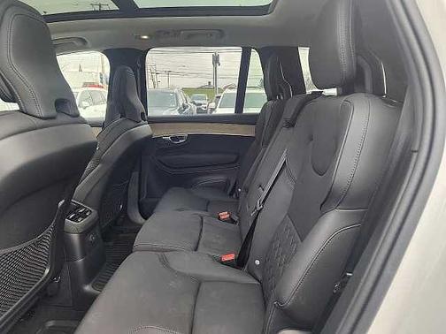 Crystal White 2025 Volvo XC90 Plus