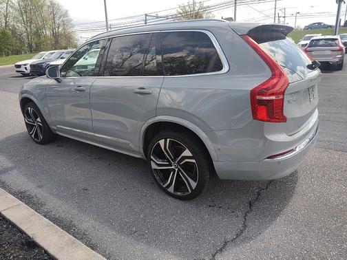 2024 Volvo XC90 Ultimate Bright Theme