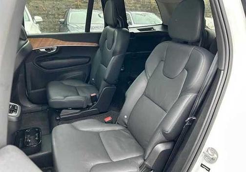 Crystal White 2023 Volvo XC90 Plus
