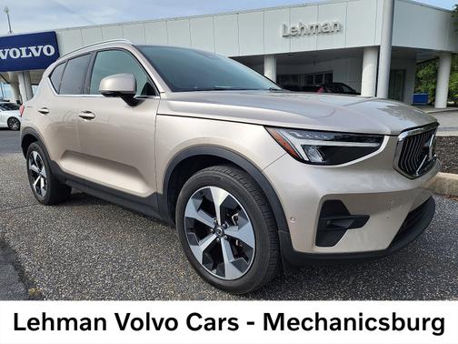 2023 Volvo XC40 B5 Plus Bright Theme