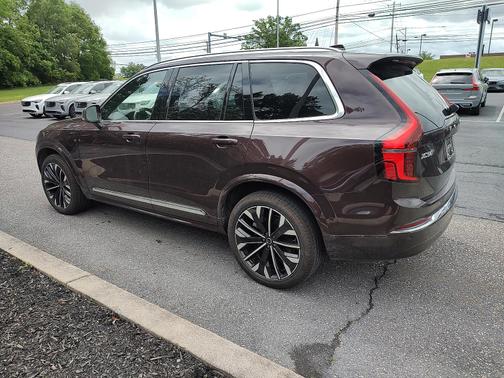 2025 Volvo XC90 B5 Plus 7-Seater