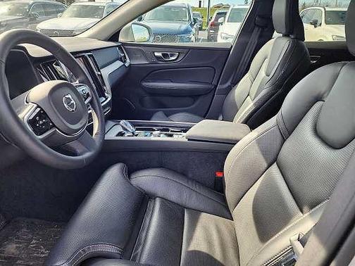 2025 Volvo V60 Cross Country Ultra