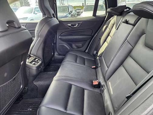 2025 Volvo V60 Cross Country Ultra