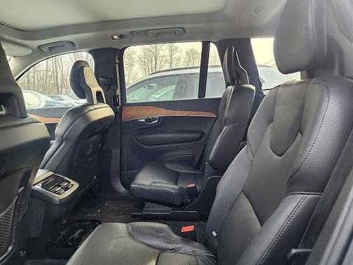 2022 Volvo XC90 