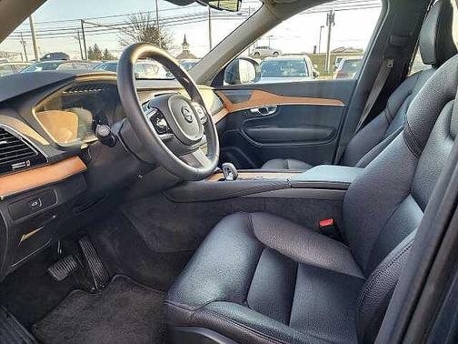 2024 Volvo XC90 Plus