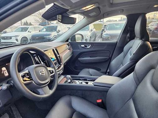 2024 Volvo XC60 Plus