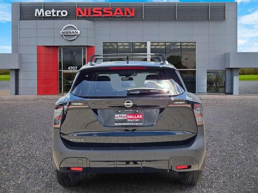 Super Black 2026 Nissan Kicks SV