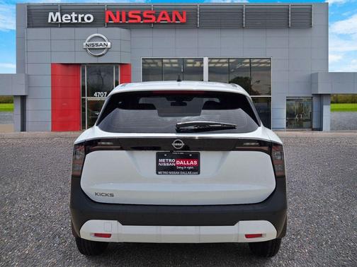 Fresh Powder 2026 Nissan Kicks S