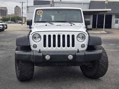 Bright White Clearcoat 2016 Jeep Wrangler Unlimited Sport