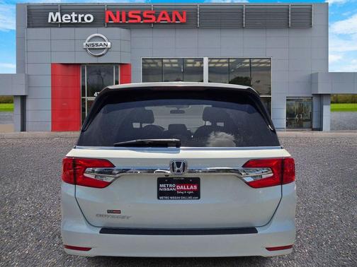 White Diamond Pearl 2018 Honda Odyssey EX