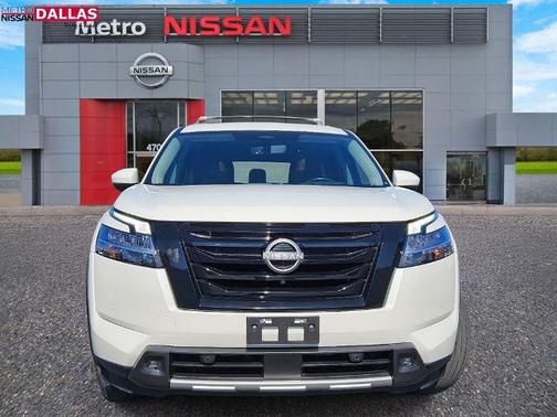 2023 Nissan Pathfinder Platinum