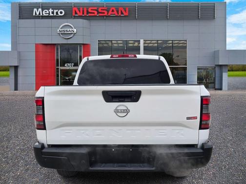 2023 Nissan Frontier S
