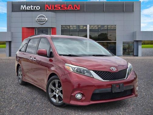 Salsa Red Pearl 2016 Toyota Sienna SE