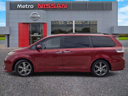 Salsa Red Pearl 2016 Toyota Sienna SE
