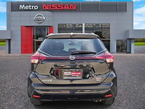 2022 Nissan Kicks SV