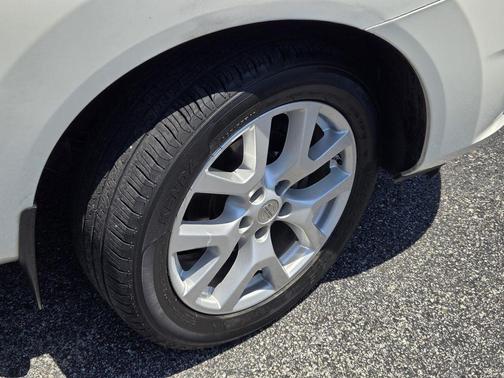 Pearl White 2013 Nissan Rogue SV w/SL Pkg