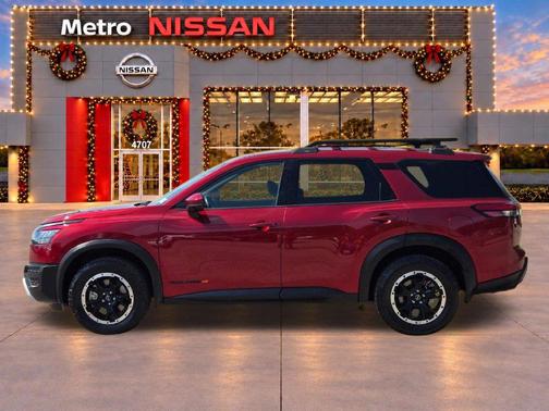 Scarlet 2024 Nissan Pathfinder Rock Creek 4WD