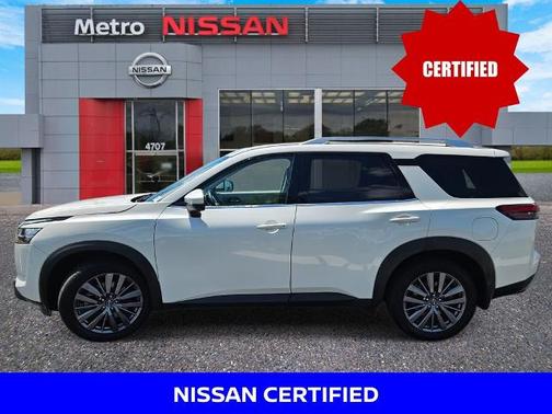 2022 Nissan Pathfinder SL