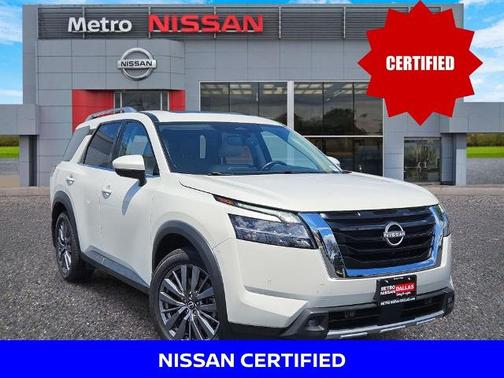 2022 Nissan Pathfinder SL