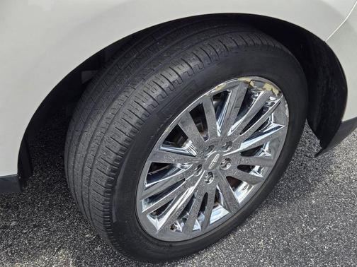 White Platinum Clearcoat Metallic 2012 Lincoln MKX Base