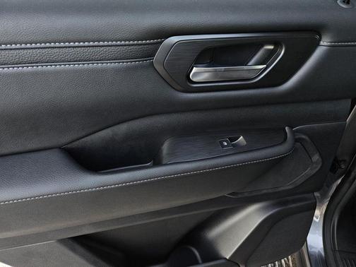 2026 Nissan Armada SV