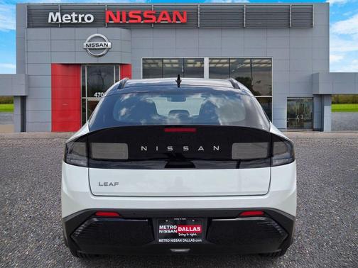 White / Black 2026 Nissan Leaf PLATINUM+