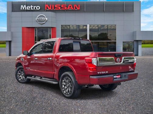 2017 Nissan Titan