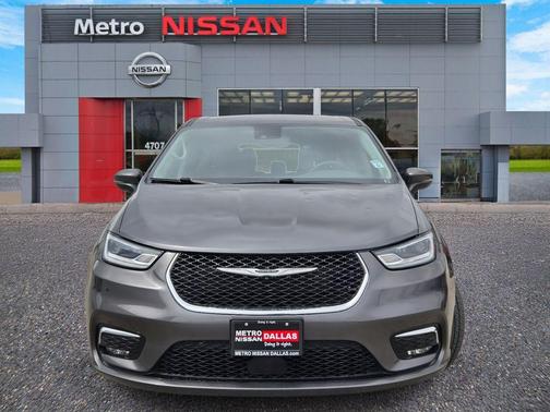 2023 Chrysler Pacifica Touring-L